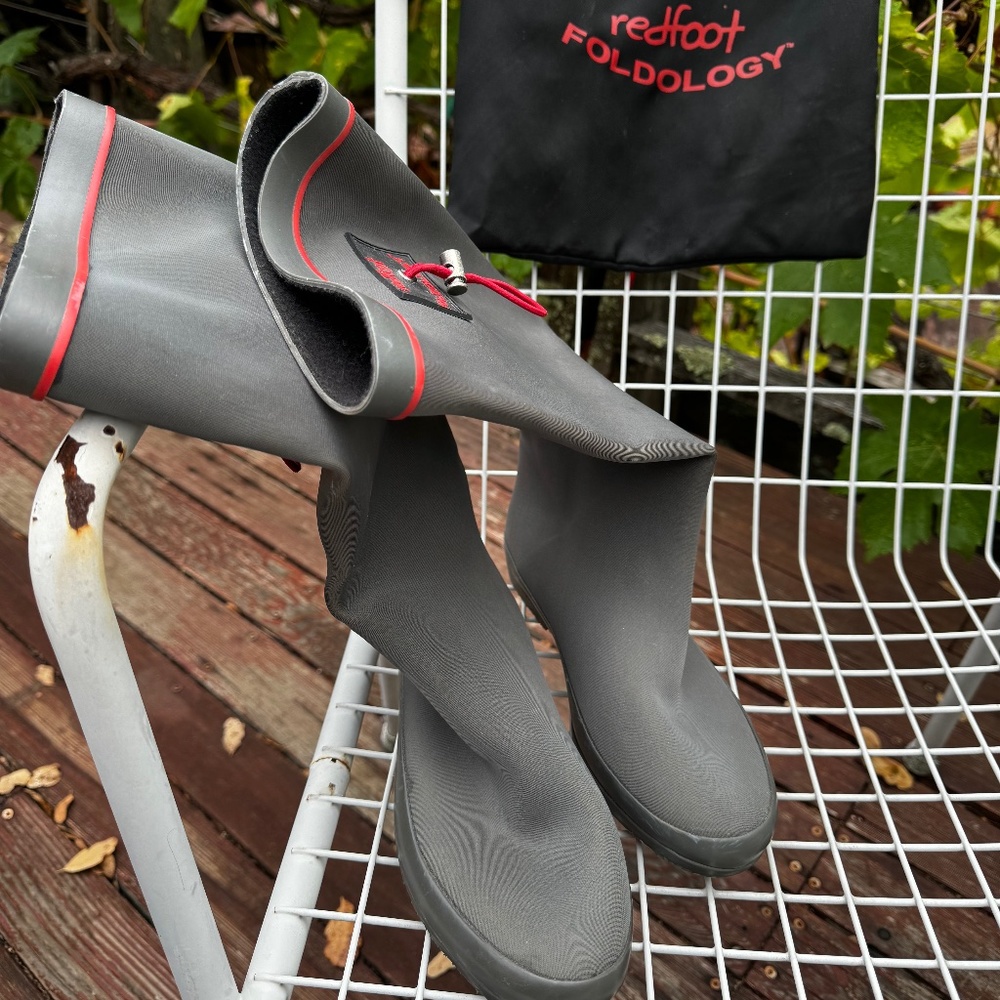 Redfoot foldable rain boots Women's size 9 grey